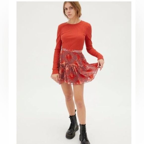 Urban outfitters UO Vera Burnout Velvet Flippy
Mini Skirt size xs - Picture 9 of 9